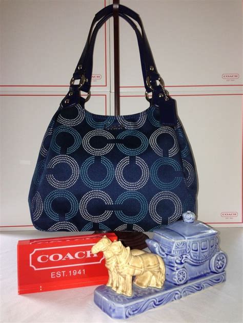 cartera coach est 1941